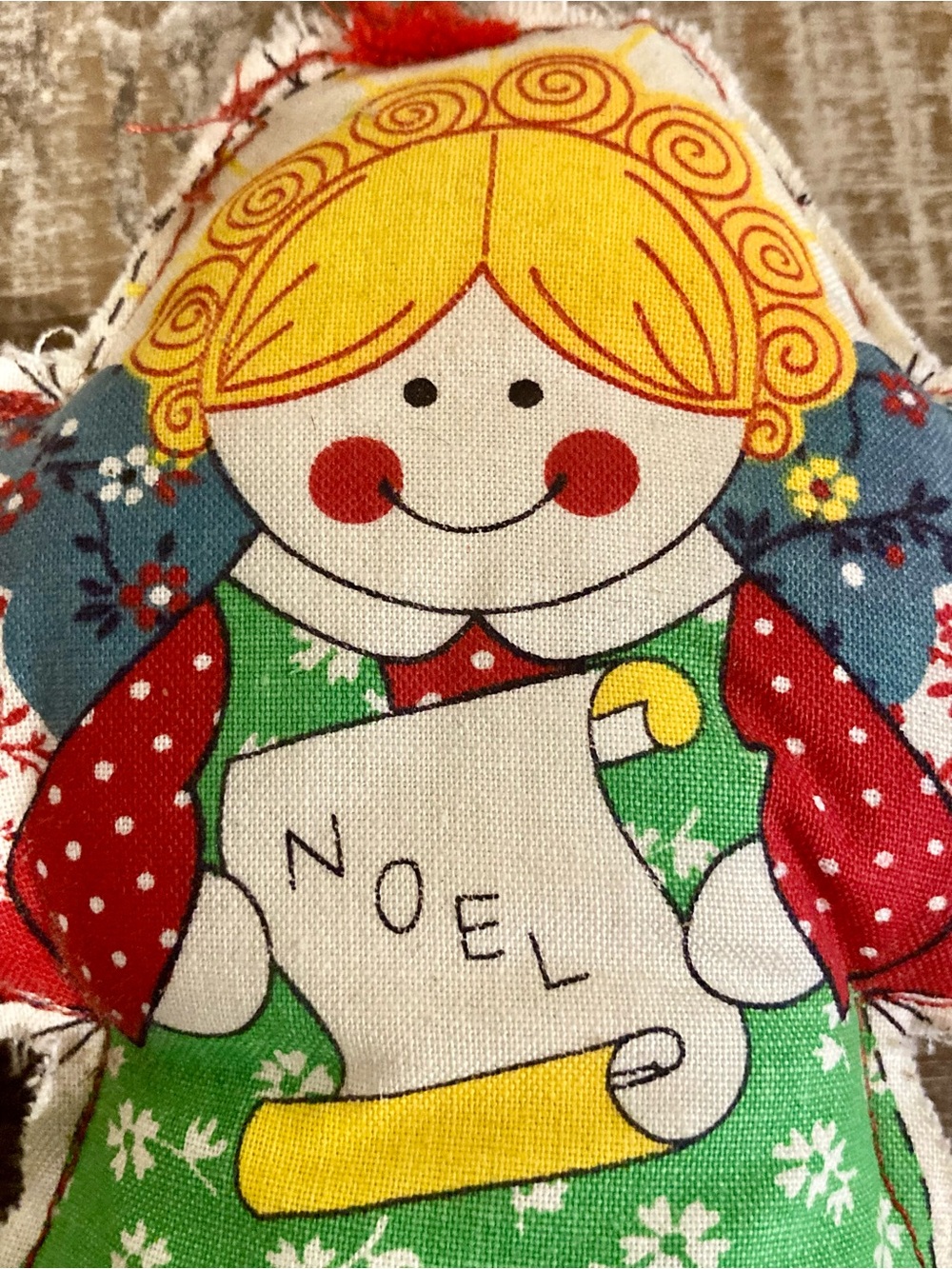 Vintage Holiday Angel Fabric Ornament - Red & Green 1980s Handmade Noel - Picture 8 of 12